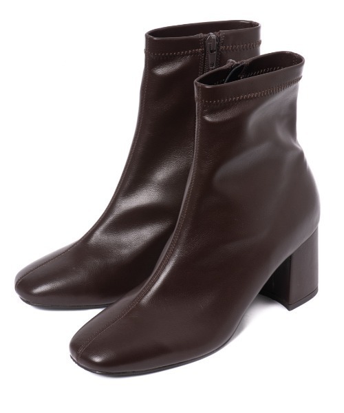 REZOY(リゾイ)の「【22AW新作】【REZOY】ヴィーガンレザーソフトストレッチショートブーツ(ブーツ・レディース・ダークブラウン/ブラック/アイボリー・L/M/S)」の1枚目の写真