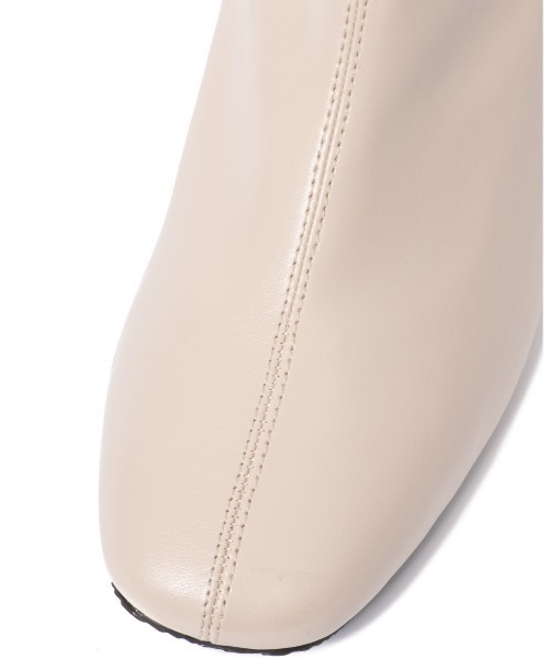 REZOY(リゾイ)の「【22AW新作】【REZOY】ヴィーガンレザーソフトストレッチショートブーツ(ブーツ・レディース・ダークブラウン/ブラック/アイボリー・L/M/S)」の8枚目の写真