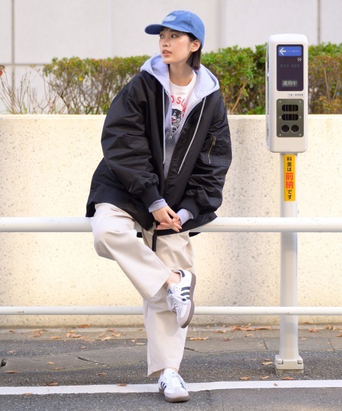 OMNES（オムネス）の「ナイロンAライン裾ボリュームブルゾン（ブルゾン・レディース・カーキ/ブラック・FREE）」の17枚目の写真