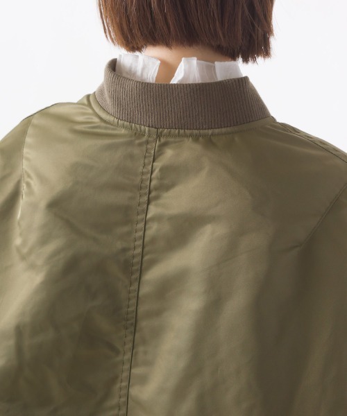 OMNES（オムネス）の「ナイロンAライン裾ボリュームブルゾン（ブルゾン・レディース・カーキ/ブラック・FREE）」の9枚目の写真