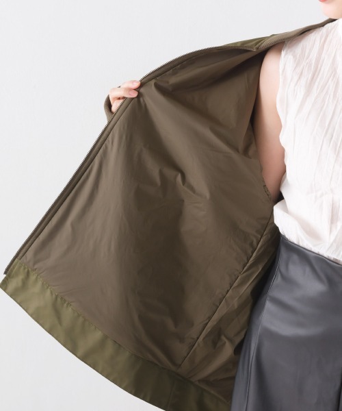 OMNES（オムネス）の「ナイロンAライン裾ボリュームブルゾン（ブルゾン・レディース・カーキ/ブラック・FREE）」の6枚目の写真
