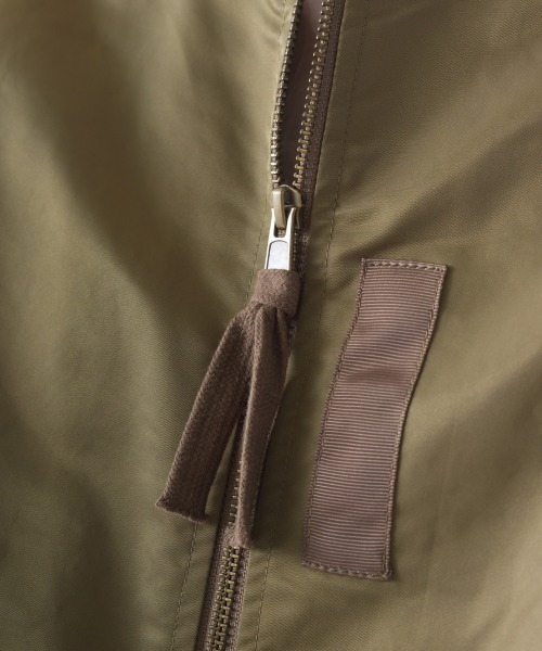 OMNES（オムネス）の「ナイロンAライン裾ボリュームブルゾン（ブルゾン・レディース・カーキ/ブラック・FREE）」の5枚目の写真