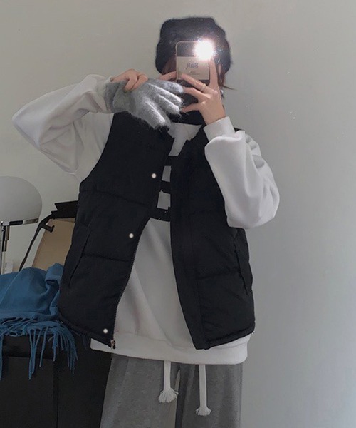 Chaco closet（チャコ クローゼット）の「スタンドカラー中綿ベスト（ダウンベスト・レディース・ブラック/ホワイト・FREE）」の13枚目の写真