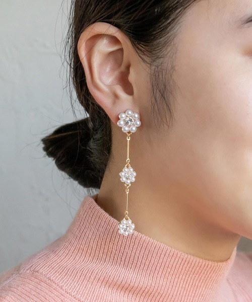 RANDA（ランダ）の「フラワーチェーンイヤリング（イヤリング・レディース・ゴールド/クリア・FREE）」の2枚目の写真