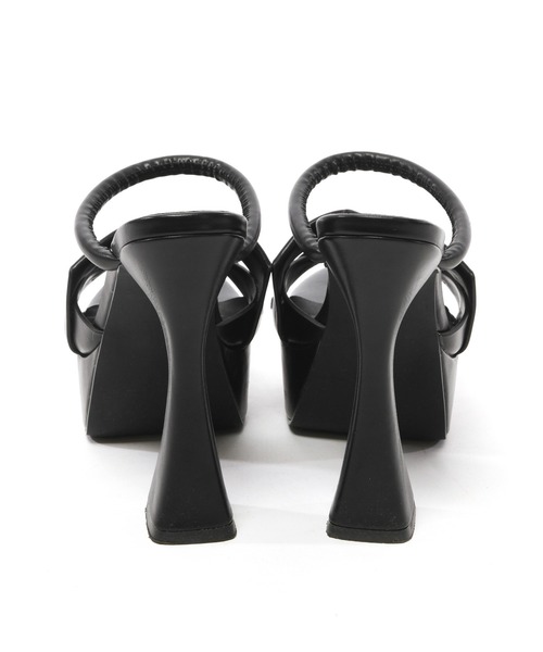 SPIRALGIRL（スパイラルガール）の「デザインステッチストラップサンダル（サンダル・レディース・ブラック/ホワイト/ベージュ・MEDIUM/LARGE）」の12枚目の写真