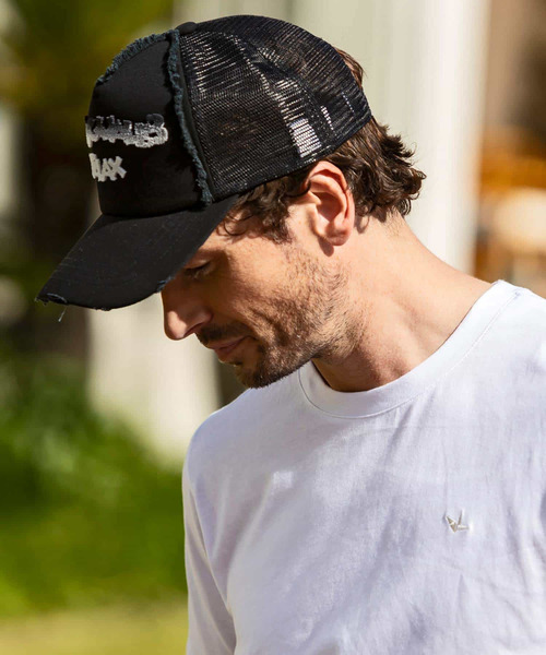 1piu1uguale3 RELAX（ウノピュウノウグァーレトレリラックス）の「1PIU1UGUALE3 RELAX(ウノピゥウノウグァーレトレ リラックス)グラデーション3Dロゴキャップ（キャップ・メンズ・ブラック/ホワイト・ONE SIZE）」の4枚目の写真