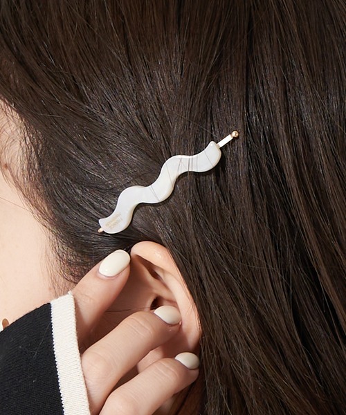 Chico(チコ)の「【2023SS】うねうねクリアピン(ヘアピン・レディース・アイボリー/グリーン/ブラウン・FREE)」の16枚目の写真