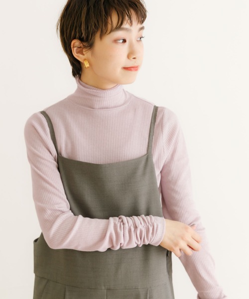 URBAN RESEARCH(アーバンリサーチ)の「シャーリングスリーブタートルネックカットソー(Tシャツ/カットソー・レディース・ピンク/ベージュ系その他/グリーン系その他・FREE)」の7枚目の写真