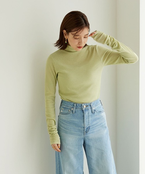 URBAN RESEARCH(アーバンリサーチ)の「シャーリングスリーブタートルネックカットソー(Tシャツ/カットソー・レディース・ピンク/ベージュ系その他/グリーン系その他・FREE)」の12枚目の写真
