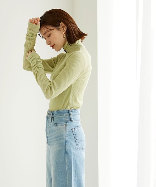 URBAN RESEARCH(アーバンリサーチ)の「シャーリングスリーブタートルネックカットソー(Tシャツ/カットソー・レディース・ピンク/ベージュ系その他/グリーン系その他・FREE)」の13枚目の写真