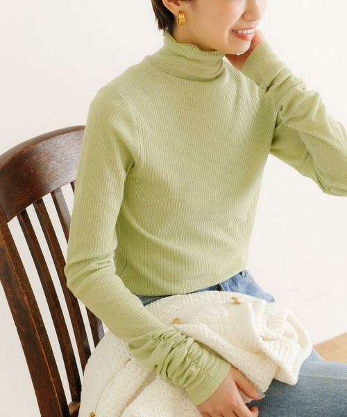 URBAN RESEARCH(アーバンリサーチ)の「シャーリングスリーブタートルネックカットソー(Tシャツ/カットソー・レディース・ピンク/ベージュ系その他/グリーン系その他・FREE)」の19枚目の写真