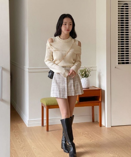 SONA(ソナ)の「SONA ツイードベルト付きミニスカート(スカート・レディース・ブラック/アイボリー・MEDIUM/SMALL)」の4枚目の写真