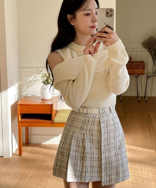 SONA(ソナ)の「SONA ツイードベルト付きミニスカート(スカート・レディース・ブラック/アイボリー・MEDIUM/SMALL)」の7枚目の写真