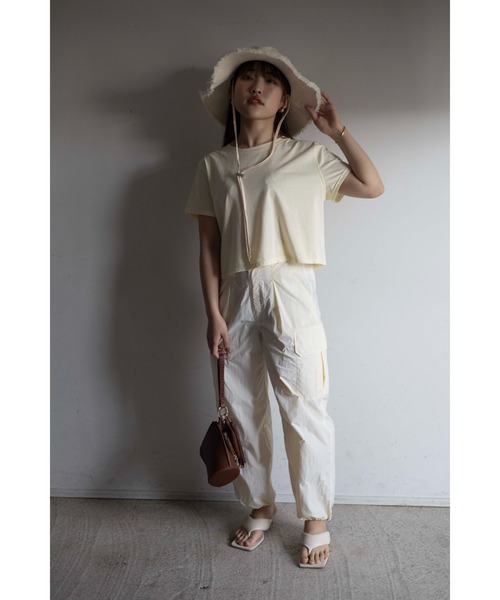 Yucca（ユッカ）の「ショート丈ロゴTシャツ　（MEKKE　低身長向け）（Tシャツ/カットソー・レディース・オフホワイト/ライトイエロー/ブラック・FREE）」の13枚目の写真