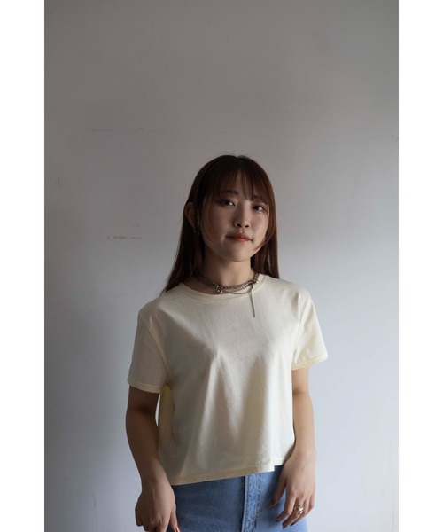 Yucca（ユッカ）の「ショート丈ロゴTシャツ　（MEKKE　低身長向け）（Tシャツ/カットソー・レディース・オフホワイト/ライトイエロー/ブラック・FREE）」の12枚目の写真