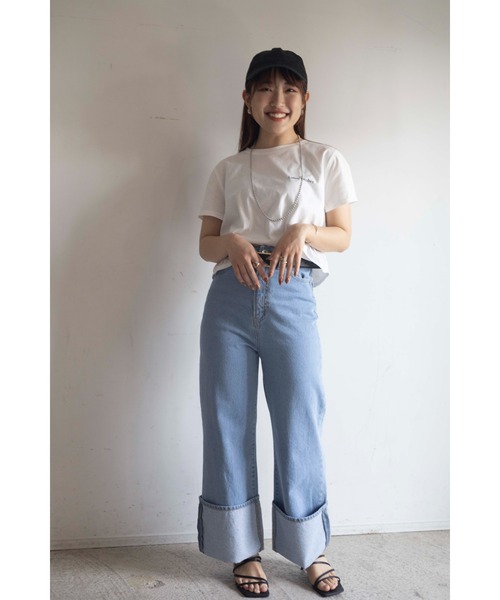Yucca（ユッカ）の「ショート丈ロゴTシャツ　（MEKKE　低身長向け）（Tシャツ/カットソー・レディース・オフホワイト/ライトイエロー/ブラック・FREE）」の5枚目の写真