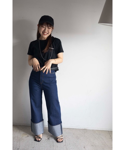 Yucca（ユッカ）の「ショート丈ロゴTシャツ　（MEKKE　低身長向け）（Tシャツ/カットソー・レディース・オフホワイト/ライトイエロー/ブラック・FREE）」の11枚目の写真