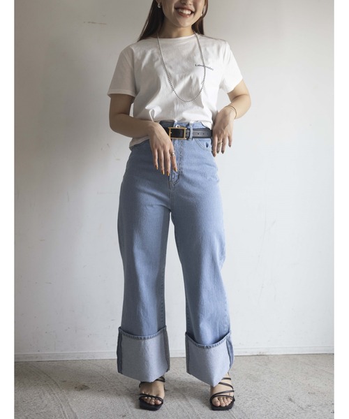 Yucca（ユッカ）の「ショート丈ロゴTシャツ　（MEKKE　低身長向け）（Tシャツ/カットソー・レディース・オフホワイト/ライトイエロー/ブラック・FREE）」の4枚目の写真