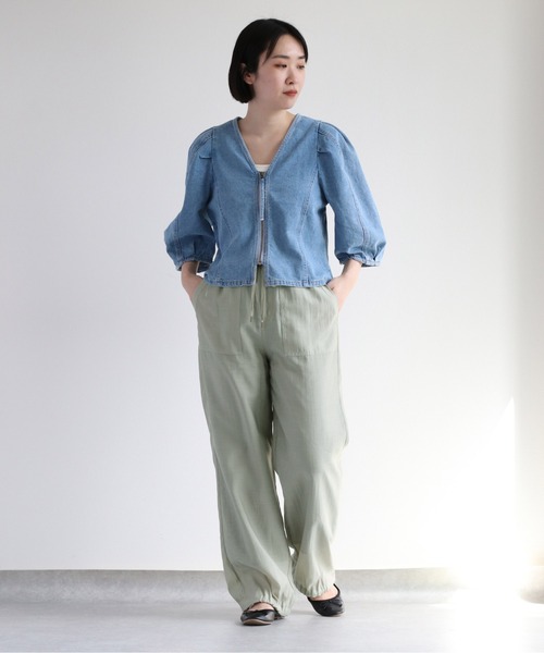 cepo（セポ）の「ライトデニム ボリュームスリーブジャケット　セットアップ可能（デニムジャケット・レディース・ブルー系2/ブルー系3・M）」の6枚目の写真