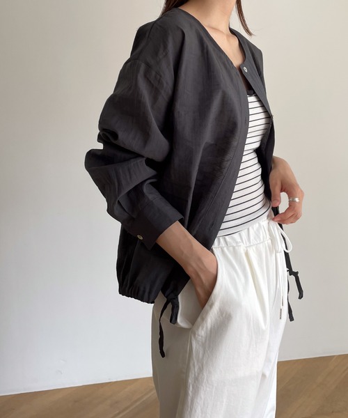 CANAL JEAN(キャナルジーン)の「El mar(エルマール) ノーカラードローストリングシャツ(シャツ/ブラウス・レディース・ブラック/ホワイト/ベージュ・ONE SIZE)」の7枚目の写真