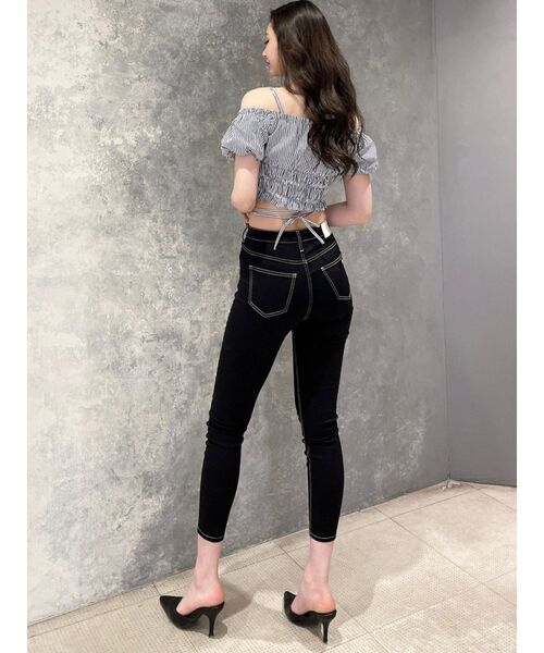 GYDA（ジェイダ）の「GGチャームオフショルパフスリーブブラウス（シャツ/ブラウス・レディース・ブラック/ネイビー/オフホワイト・FREE）」の9枚目の写真