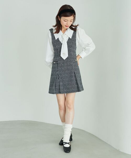 MAJESTIC LEGON（マジェスティックレゴン）の「【WEB限定XLサイズあり】レディギャザーストラップパンプス（パンプス・レディース・ブラック/アイボリー/シルバー・SMALL/MEDIUM/LARGE/X-LARGE）」の8枚目の写真