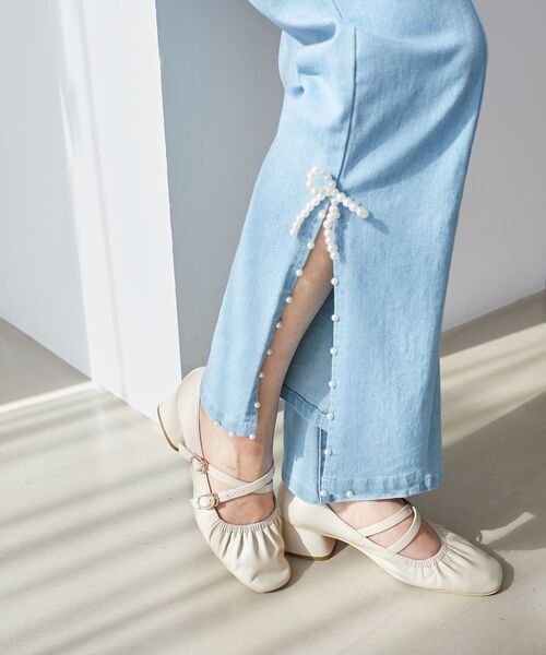 MAJESTIC LEGON（マジェスティックレゴン）の「【WEB限定XLサイズあり】レディギャザーストラップパンプス（パンプス・レディース・ブラック/アイボリー/シルバー・SMALL/MEDIUM/LARGE/X-LARGE）」の19枚目の写真