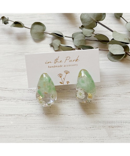 tone(トーン)の「【in the Park】コロンとしたお花のピアス(MA)(ピアス(両耳用)・レディース・ライトブルー/ライトグリーン・FREE)」の8枚目の写真