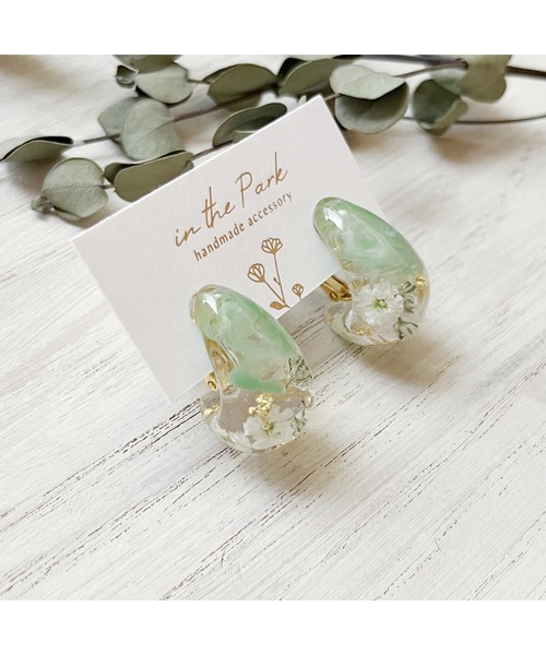 tone(トーン)の「【in the Park】コロンとしたお花のピアス(MA)(ピアス(両耳用)・レディース・ライトブルー/ライトグリーン・FREE)」の4枚目の写真