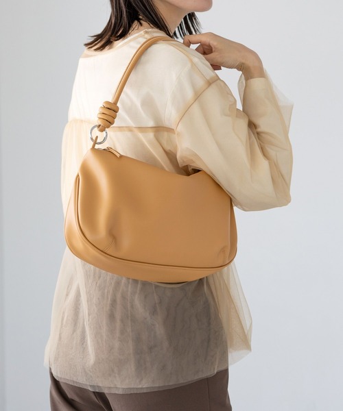 LEPSIM（レプシィム）の「クロワッサン2WAYバッグ　967366（ショルダーバッグ・レディース・ブラック/アイボリー/ベージュ・ONE SIZE）」の3枚目の写真