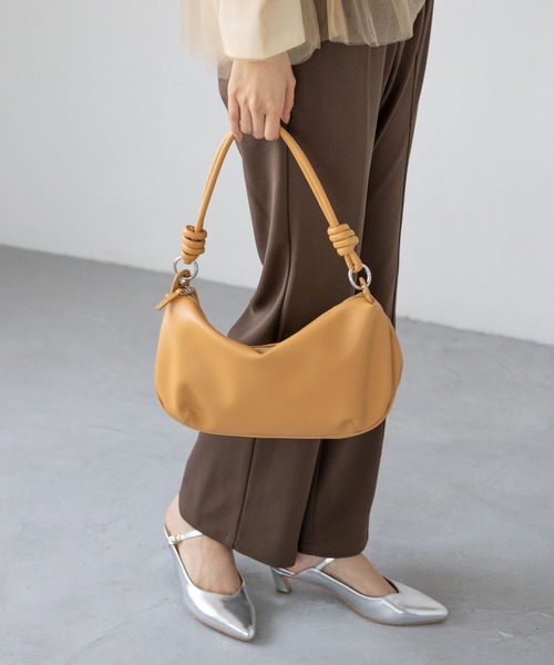 LEPSIM（レプシィム）の「クロワッサン2WAYバッグ　967366（ショルダーバッグ・レディース・ブラック/アイボリー/ベージュ・ONE SIZE）」の10枚目の写真