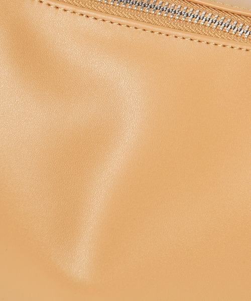 LEPSIM（レプシィム）の「クロワッサン2WAYバッグ　967366（ショルダーバッグ・レディース・ブラック/アイボリー/ベージュ・ONE SIZE）」の4枚目の写真