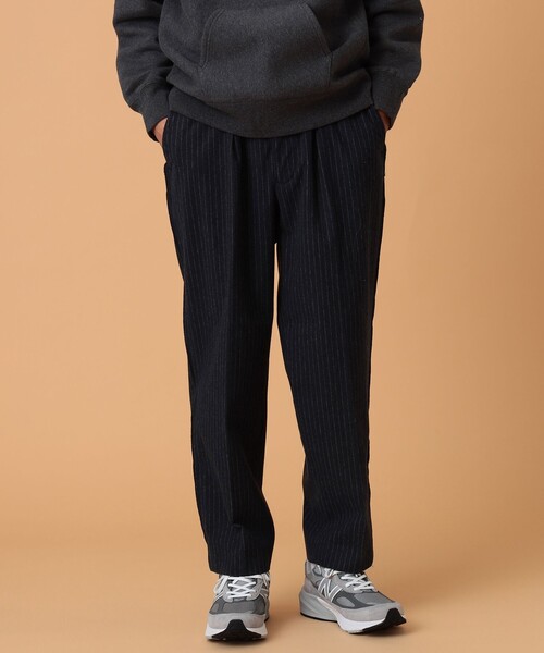 BEAMS LIGHTS(ビームスライツ)の「BEAMS LIGHTS / カッティング ストライプ ミリタリー トラウザー(その他パンツ・メンズ・チャコールグレー/ネイビー・MEDIUM/LARGE/SMALL)」の2枚目の写真