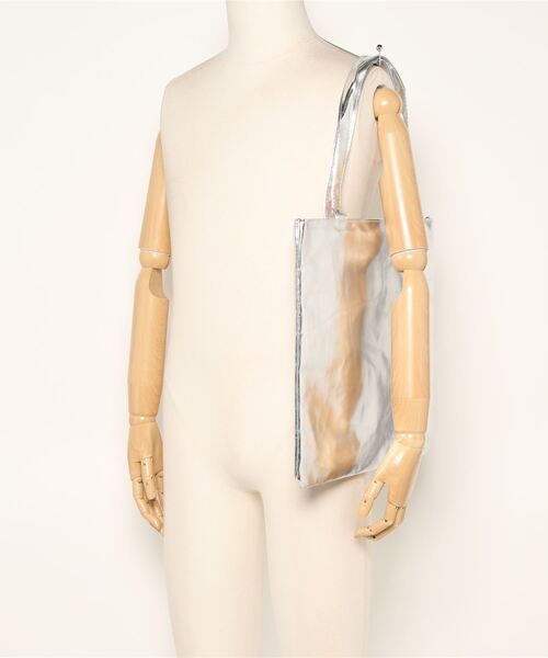 florist（フローリスト）の「【A4収納可】メタリックカラーシンプルトートバッグ（トートバッグ・レディース・オレンジ/チェリーピンク/グリーン/ゴールド/シルバー/ライトブルー・FREE）」の18枚目の写真