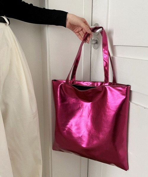 florist（フローリスト）の「【A4収納可】メタリックカラーシンプルトートバッグ（トートバッグ・レディース・オレンジ/チェリーピンク/グリーン/ゴールド/シルバー/ライトブルー・FREE）」の10枚目の写真