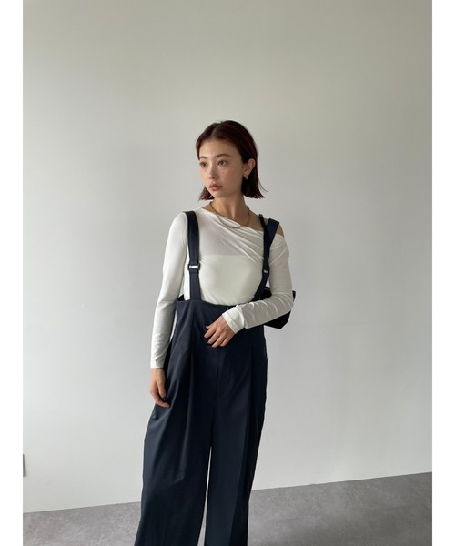 HANNE(アン)の「ワンショルダーカットトップス(Tシャツ/カットソー・レディース・ブラック/ホワイト・FREE)」の3枚目の写真