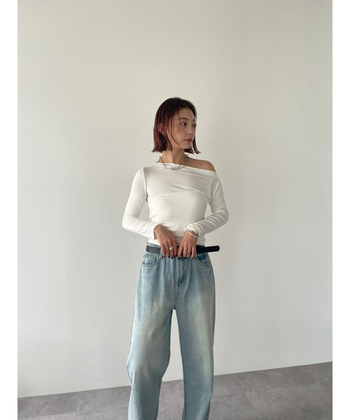 HANNE(アン)の「ワンショルダーカットトップス(Tシャツ/カットソー・レディース・ブラック/ホワイト・FREE)」の9枚目の写真