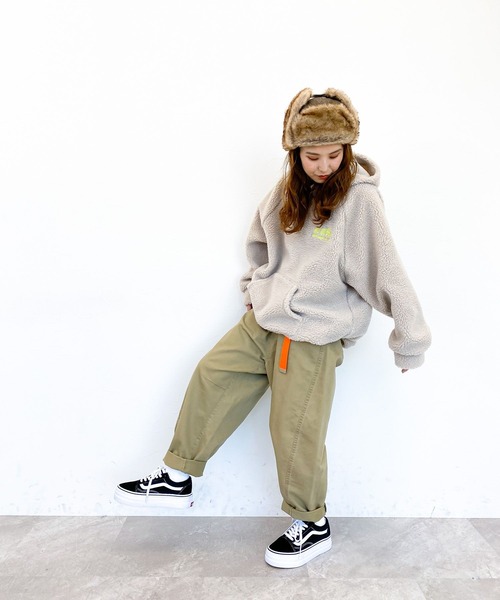 niko and...（ニコアンド）の「[MODE NORM CORE(モードノームコア)]シープボアBIGパーカー（パーカー・レディース・ピンク/ライトベージュ/チャコール・MEDIUM/LARGE）」の8枚目の写真