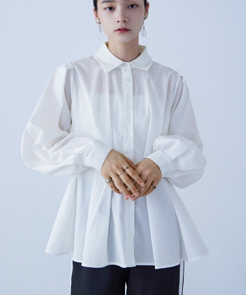 Fashion Letter(ファッションレター)の「ウエストタックボリュームスリーブシャツ(シャツ/ブラウス・レディース・オフホワイト/モカ/ブラック/ブルー・M)」の6枚目の写真