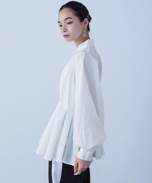 Fashion Letter(ファッションレター)の「ウエストタックボリュームスリーブシャツ(シャツ/ブラウス・レディース・オフホワイト/モカ/ブラック/ブルー・M)」の8枚目の写真