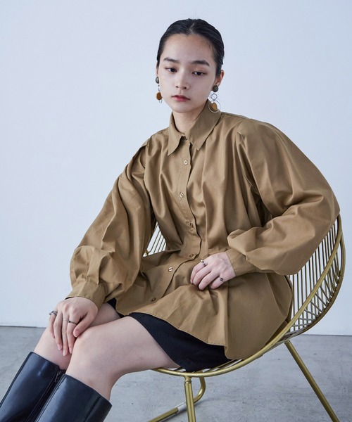 Fashion Letter(ファッションレター)の「ウエストタックボリュームスリーブシャツ(シャツ/ブラウス・レディース・オフホワイト/モカ/ブラック/ブルー・M)」の12枚目の写真