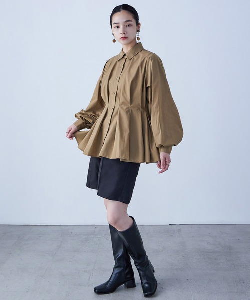 Fashion Letter(ファッションレター)の「ウエストタックボリュームスリーブシャツ(シャツ/ブラウス・レディース・オフホワイト/モカ/ブラック/ブルー・M)」の13枚目の写真