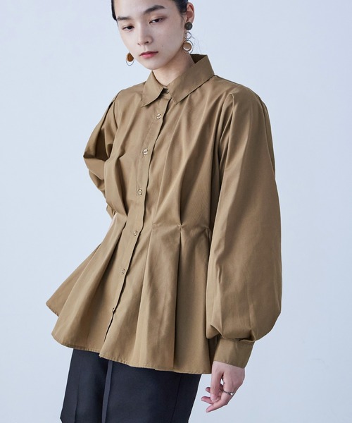 Fashion Letter(ファッションレター)の「ウエストタックボリュームスリーブシャツ(シャツ/ブラウス・レディース・オフホワイト/モカ/ブラック/ブルー・M)」の14枚目の写真