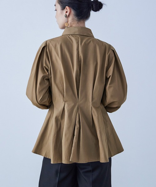 Fashion Letter(ファッションレター)の「ウエストタックボリュームスリーブシャツ(シャツ/ブラウス・レディース・オフホワイト/モカ/ブラック/ブルー・M)」の17枚目の写真