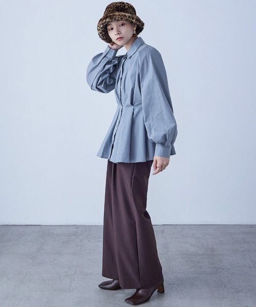 Fashion Letter(ファッションレター)の「ウエストタックボリュームスリーブシャツ(シャツ/ブラウス・レディース・オフホワイト/モカ/ブラック/ブルー・M)」の22枚目の写真