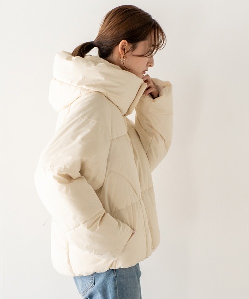 VitaFelice（ヴィータフェリーチェ）の「ボリューム中綿 ブルゾン パデッドジャケット（その他アウター・レディース・ブラック/アイボリー/イエロー・FREE）」の6枚目の写真
