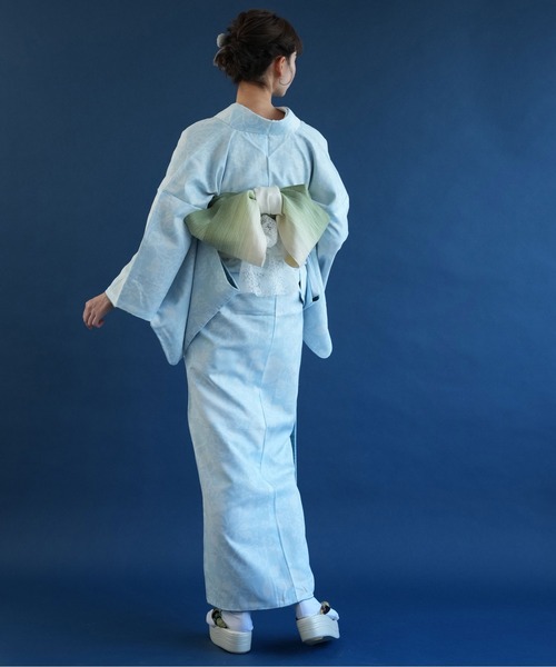 utatane（ウタタネ）の「洗える着物 袷 白藍の牡丹小紋（着物）」 - WEAR