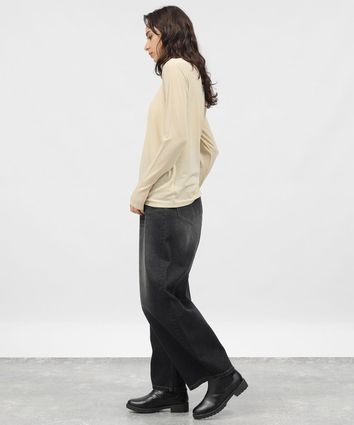 LAKOLE(ラコレ)の「ブラッシュシアー長袖T / 987126(Tシャツ/カットソー・レディース・オフホワイト/チャコールグレー/ライトブルー/ライトベージュ・SMALL/MEDIUM)」の5枚目の写真