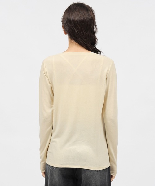 LAKOLE(ラコレ)の「ブラッシュシアー長袖T / 987126(Tシャツ/カットソー・レディース・オフホワイト/チャコールグレー/ライトブルー/ライトベージュ・SMALL/MEDIUM)」の17枚目の写真