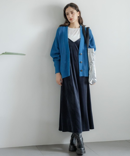 LAKOLE(ラコレ)の「ブラッシュシアー長袖T / 987126(Tシャツ/カットソー・レディース・オフホワイト/チャコールグレー/ライトブルー/ライトベージュ・SMALL/MEDIUM)」の21枚目の写真